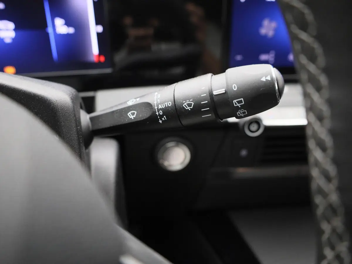 1.2 Business Edition | Apple Carplay / Android Auto | Lichtmetalen Velgen | Privacy Glass | Trekhaak Afneembaar |