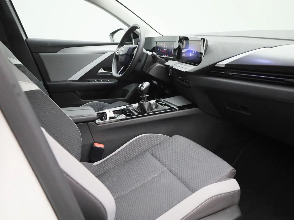 1.2 Business Edition | Apple Carplay / Android Auto | Lichtmetalen Velgen | Privacy Glass | Trekhaak Afneembaar |