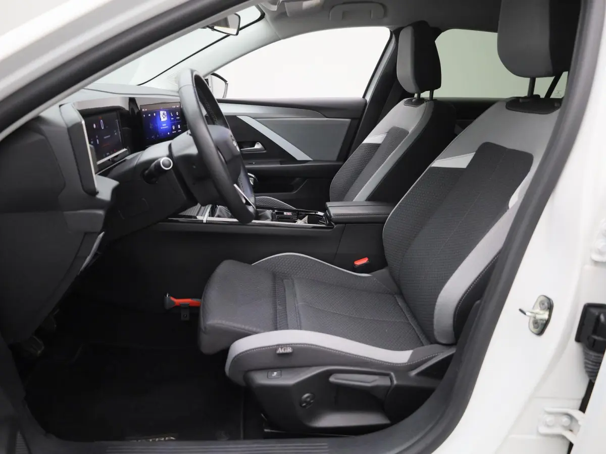 1.2 Business Edition | Apple Carplay / Android Auto | Lichtmetalen Velgen | Privacy Glass | Trekhaak Afneembaar |