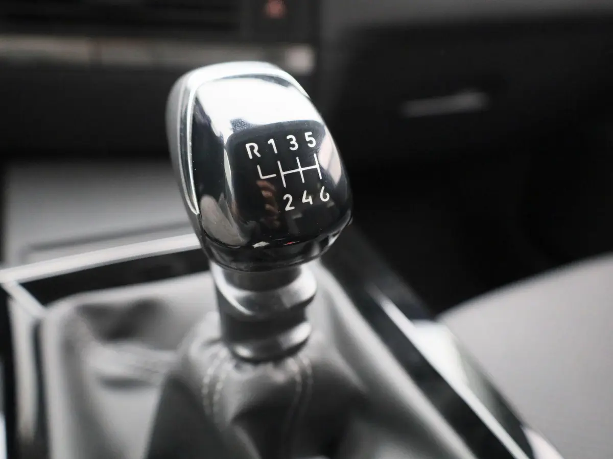 1.2 Business Edition | Apple Carplay / Android Auto | Lichtmetalen Velgen | Privacy Glass | Trekhaak Afneembaar |