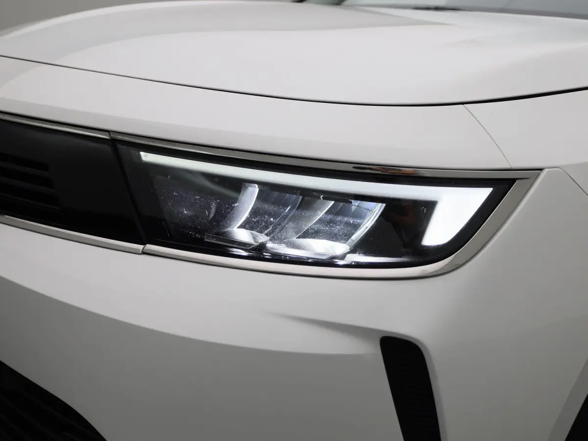 1.2 Business Edition | Apple Carplay / Android Auto | Lichtmetalen Velgen | Privacy Glass | Trekhaak Afneembaar |