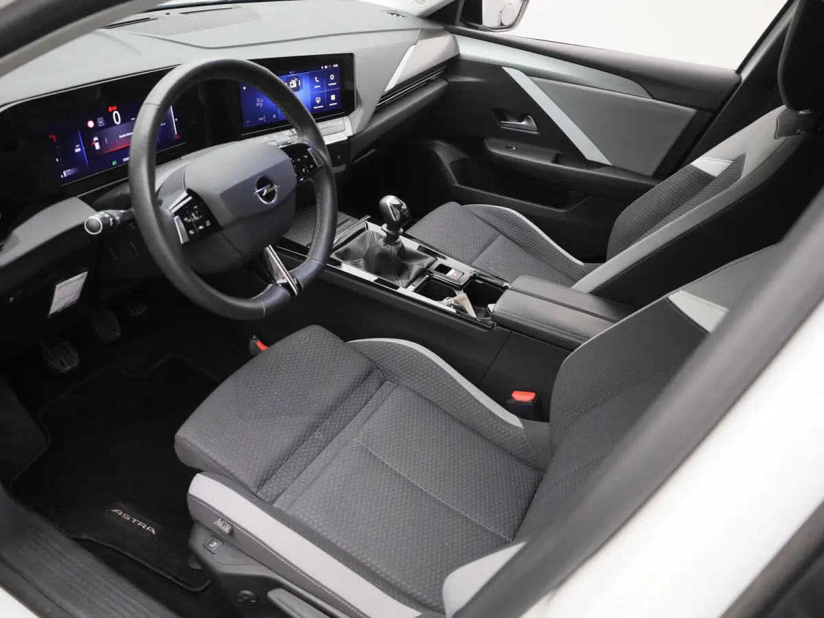 1.2 Business Edition | Apple Carplay / Android Auto | Lichtmetalen Velgen | Privacy Glass | Trekhaak Afneembaar |