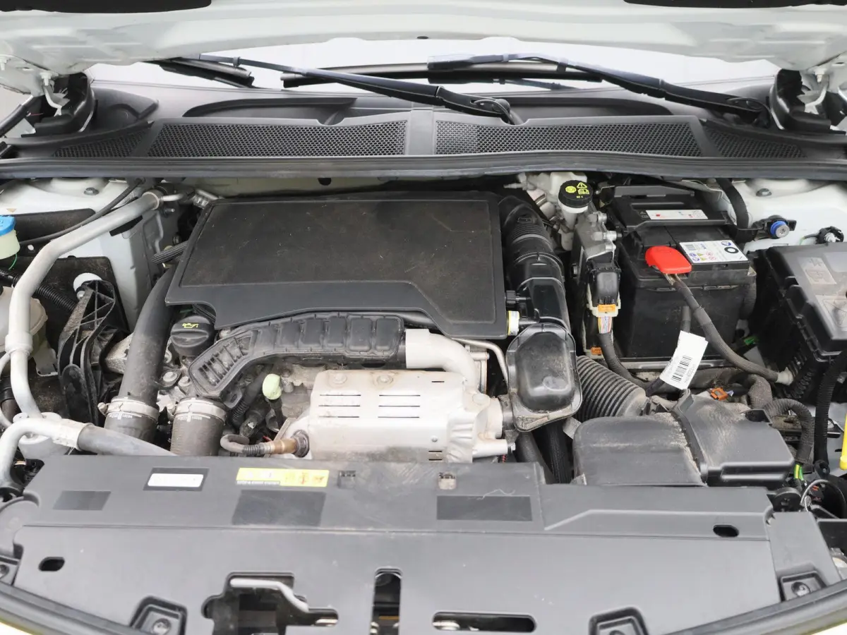 1.2 Business Edition | Apple Carplay / Android Auto | Lichtmetalen Velgen | Privacy Glass | Trekhaak Afneembaar |