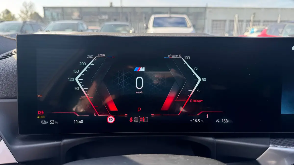 M50 84KWH 544PK HIGH EXECUTIVE M-SPORT SOH 92,96% / NAVI / LEDER / LASER-LED / CLIMA / PDC / 19" LMV / 360 CAMERA / APPLE CARPLAY / MEMORY SEATS / ELEKTR. TREKHAAK / KEYLESS / ADAP.T CRUISEC