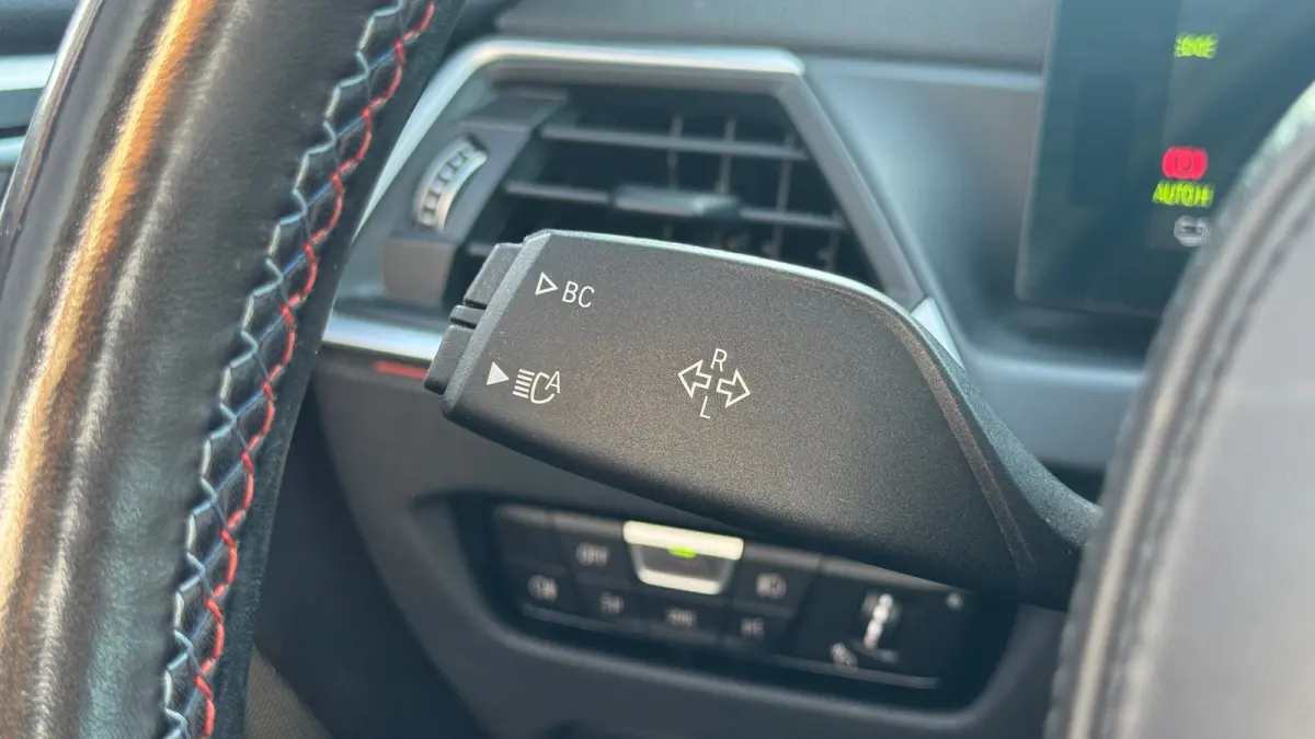 M50 84KWH 544PK HIGH EXECUTIVE M-SPORT SOH 92,96% / NAVI / LEDER / LASER-LED / CLIMA / PDC / 19" LMV / 360 CAMERA / APPLE CARPLAY / MEMORY SEATS / ELEKTR. TREKHAAK / KEYLESS / ADAP.T CRUISEC