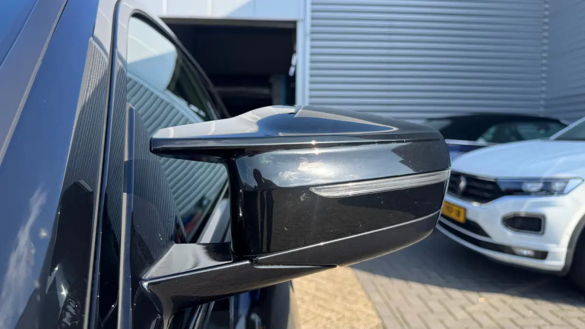 M50 84KWH 544PK HIGH EXECUTIVE M-SPORT SOH 92,96% / NAVI / LEDER / LASER-LED / CLIMA / PDC / 19" LMV / 360 CAMERA / APPLE CARPLAY / MEMORY SEATS / ELEKTR. TREKHAAK / KEYLESS / ADAP.T CRUISEC