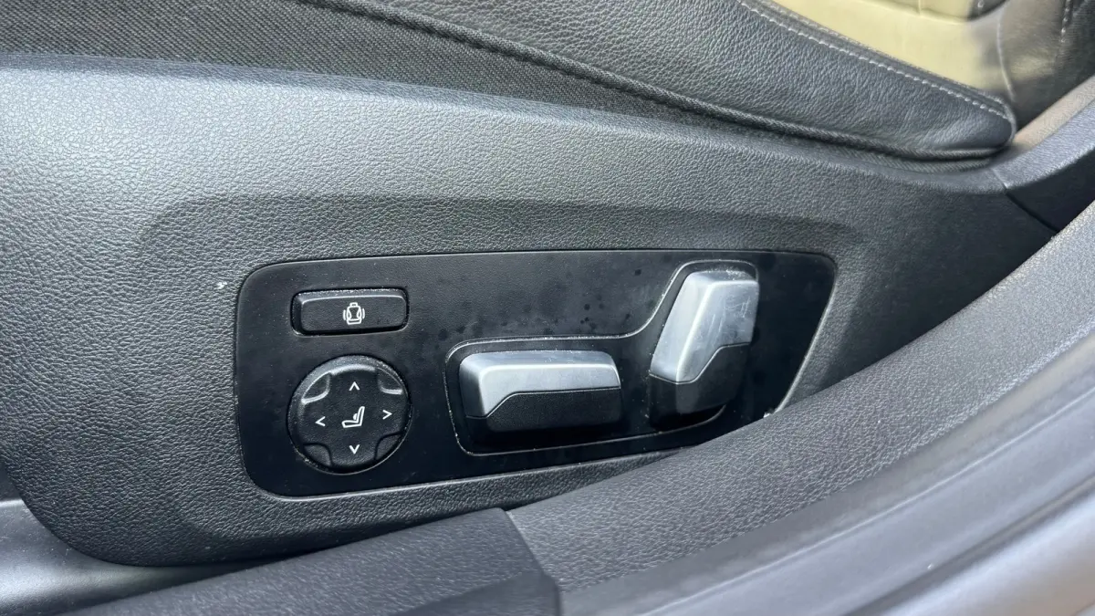 M50 84KWH 544PK HIGH EXECUTIVE M-SPORT SOH 92,96% / NAVI / LEDER / LASER-LED / CLIMA / PDC / 19" LMV / 360 CAMERA / APPLE CARPLAY / MEMORY SEATS / ELEKTR. TREKHAAK / KEYLESS / ADAP.T CRUISEC