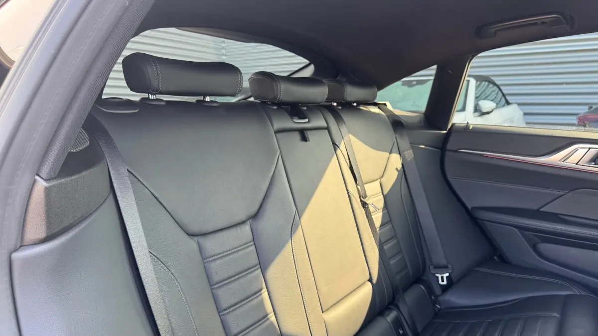 M50 84KWH 544PK HIGH EXECUTIVE M-SPORT SOH 92,96% / NAVI / LEDER / LASER-LED / CLIMA / PDC / 19" LMV / 360 CAMERA / APPLE CARPLAY / MEMORY SEATS / ELEKTR. TREKHAAK / KEYLESS / ADAP.T CRUISEC