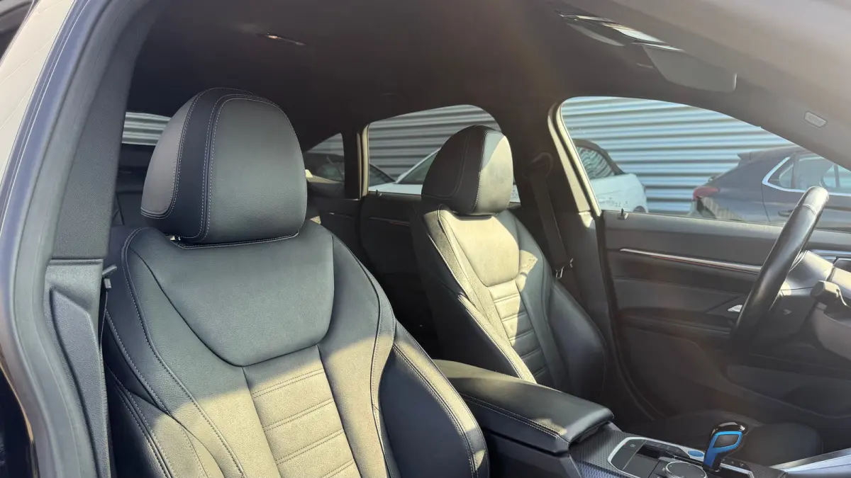 M50 84KWH 544PK HIGH EXECUTIVE M-SPORT SOH 92,96% / NAVI / LEDER / LASER-LED / CLIMA / PDC / 19" LMV / 360 CAMERA / APPLE CARPLAY / MEMORY SEATS / ELEKTR. TREKHAAK / KEYLESS / ADAP.T CRUISEC
