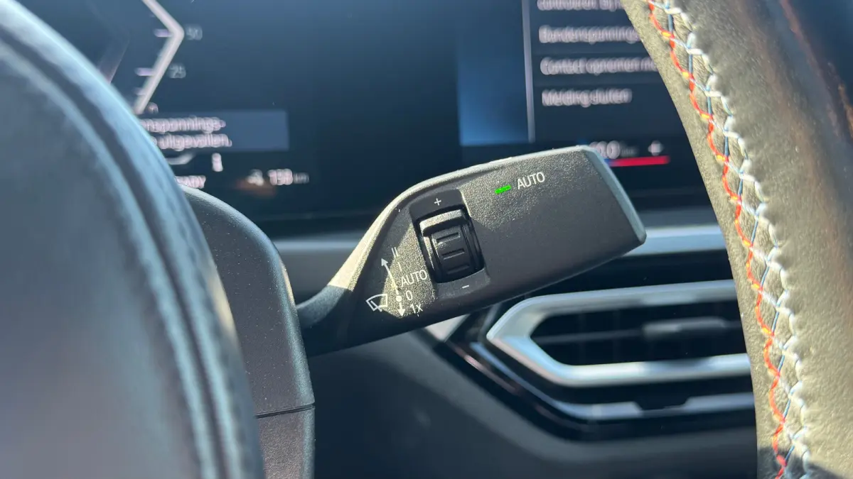 M50 84KWH 544PK HIGH EXECUTIVE M-SPORT SOH 92,96% / NAVI / LEDER / LASER-LED / CLIMA / PDC / 19" LMV / 360 CAMERA / APPLE CARPLAY / MEMORY SEATS / ELEKTR. TREKHAAK / KEYLESS / ADAP.T CRUISEC