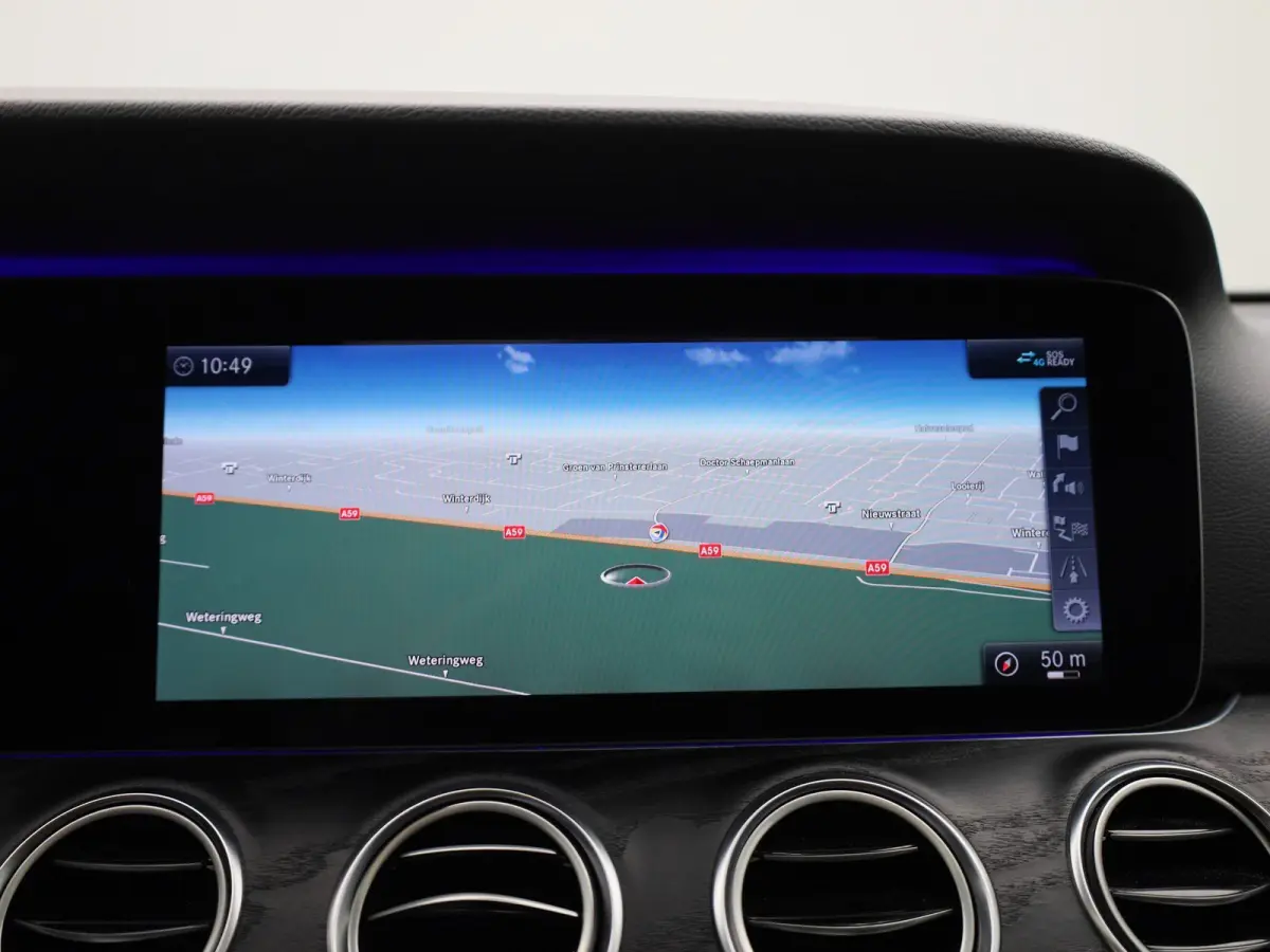 200 Business Solution Sport | Panoramadak | Apple Carplay / Android Auto | Sfeerverlichting | 360 Camera | Trekhaak | Parkeersensoren |