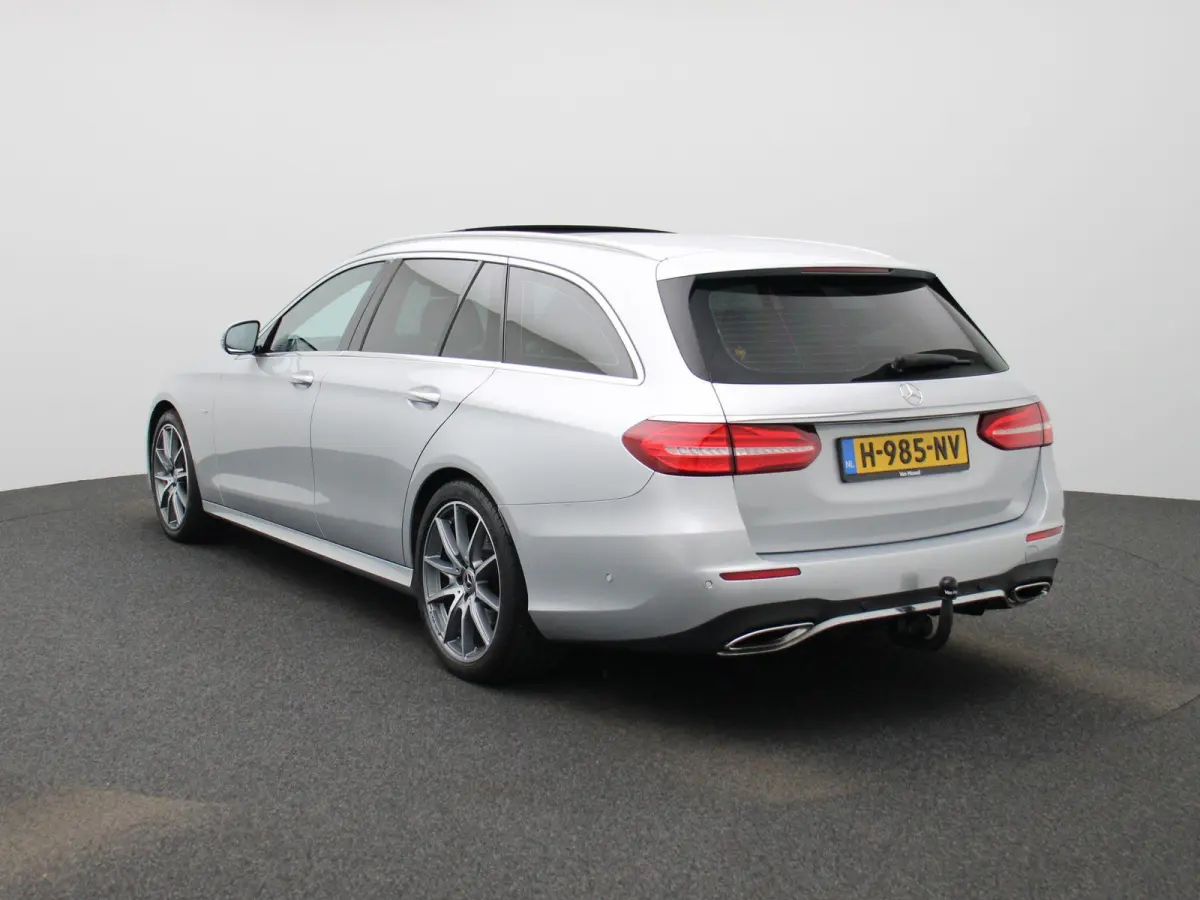200 Business Solution Sport | Panoramadak | Apple Carplay / Android Auto | Sfeerverlichting | 360 Camera | Trekhaak | Parkeersensoren |