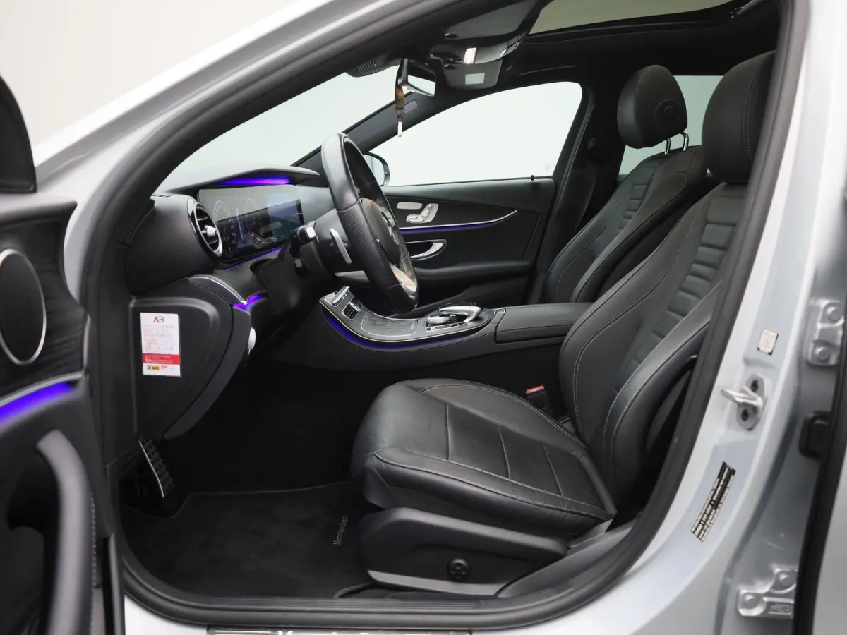 200 Business Solution Sport | Panoramadak | Apple Carplay / Android Auto | Sfeerverlichting | 360 Camera | Trekhaak | Parkeersensoren |