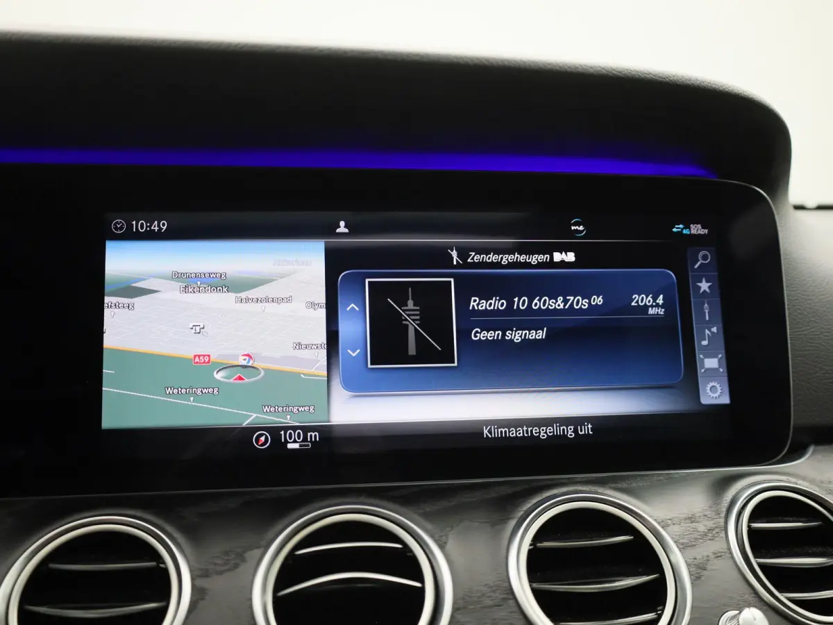 200 Business Solution Sport | Panoramadak | Apple Carplay / Android Auto | Sfeerverlichting | 360 Camera | Trekhaak | Parkeersensoren |