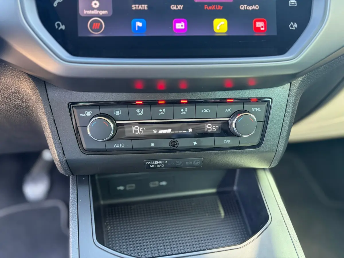 1.0 TSI FR DIGITALDASH I CARPLAY I NAP I CAMERA I CRUISE I PDC