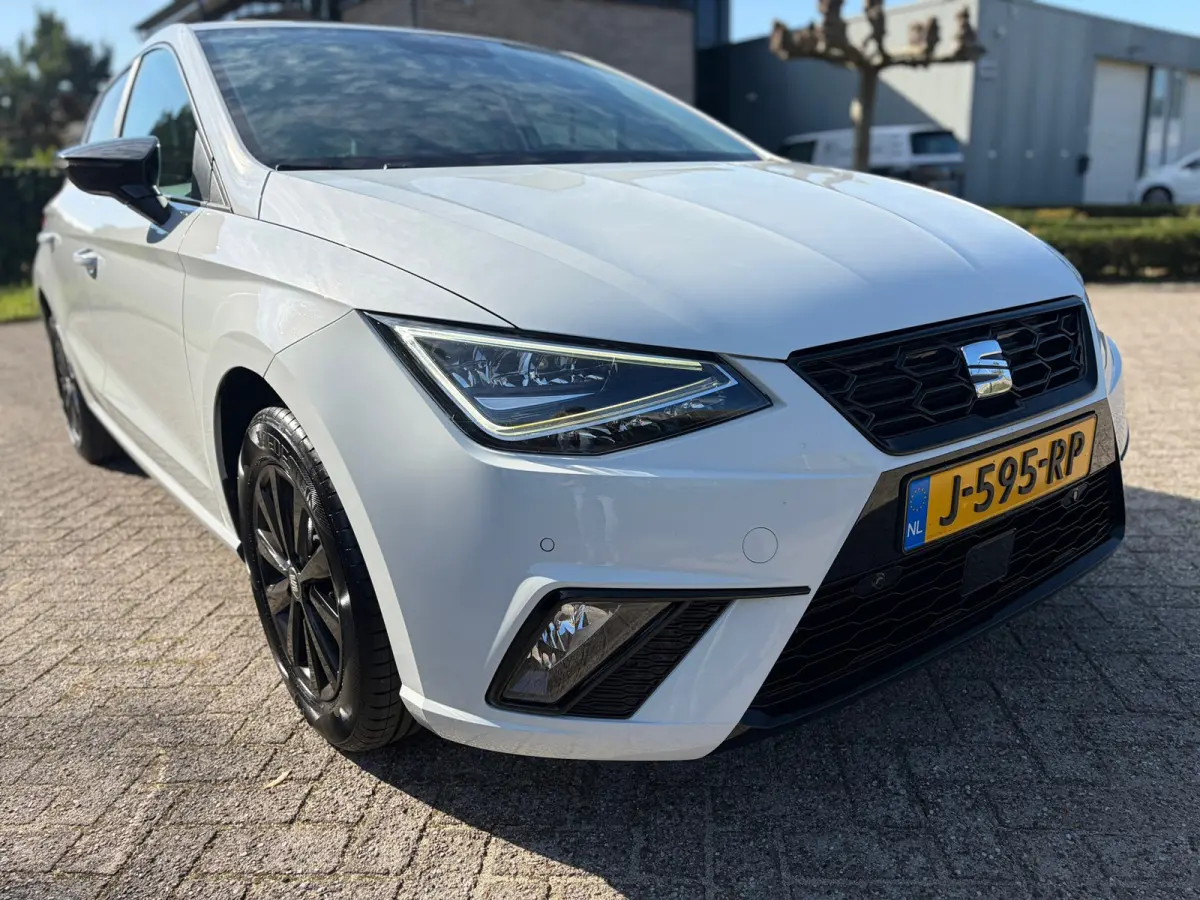 1.0 TSI FR DIGITALDASH I CARPLAY I NAP I CAMERA I CRUISE I PDC