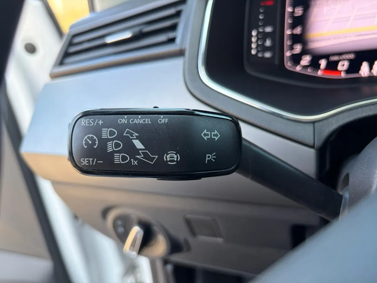1.0 TSI FR DIGITALDASH I CARPLAY I NAP I CAMERA I CRUISE I PDC