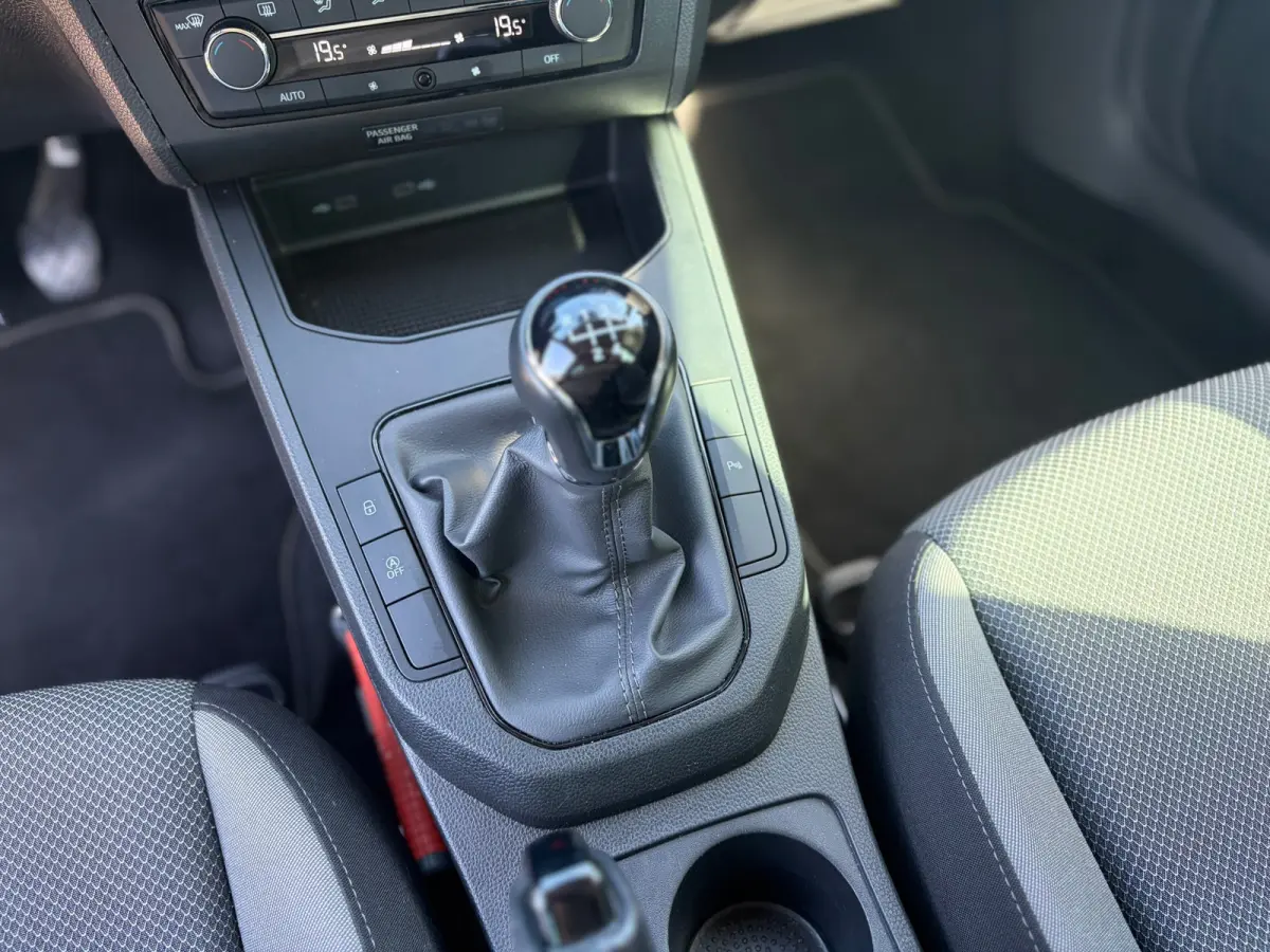 1.0 TSI FR DIGITALDASH I CARPLAY I NAP I CAMERA I CRUISE I PDC