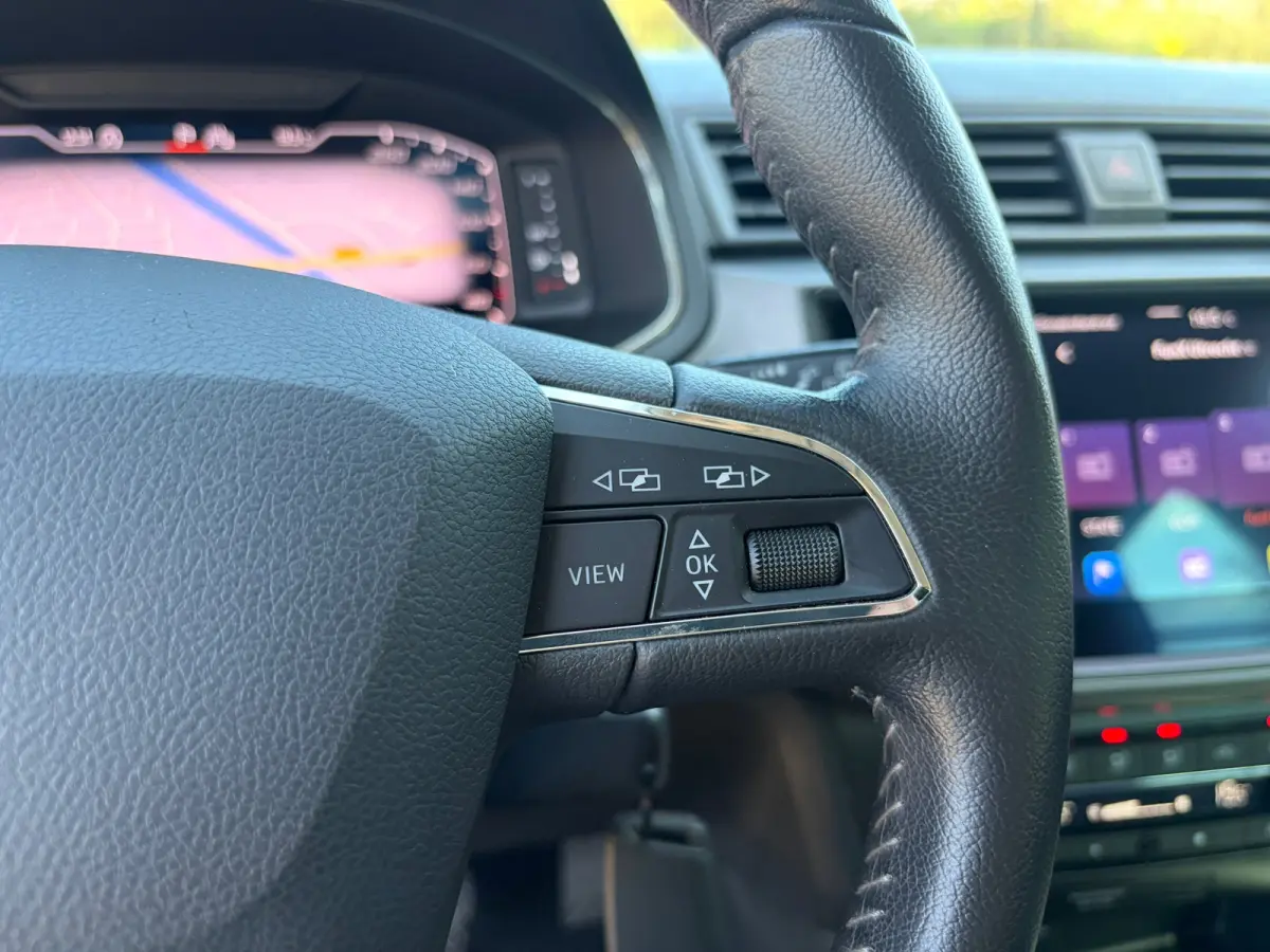 1.0 TSI FR DIGITALDASH I CARPLAY I NAP I CAMERA I CRUISE I PDC