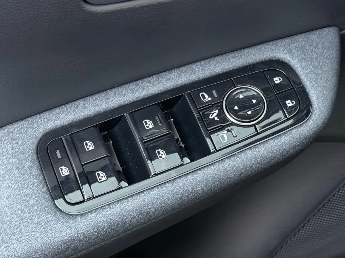 Engage Plus 75 kWh | Nu tijdelijk met €2.000,- inruilvoordeel! | Warmtepomp | Stoel- en stuurverwarming | Pro-Pilot Assist | 622km WLTP rijbereik | Google Build -In navigatie