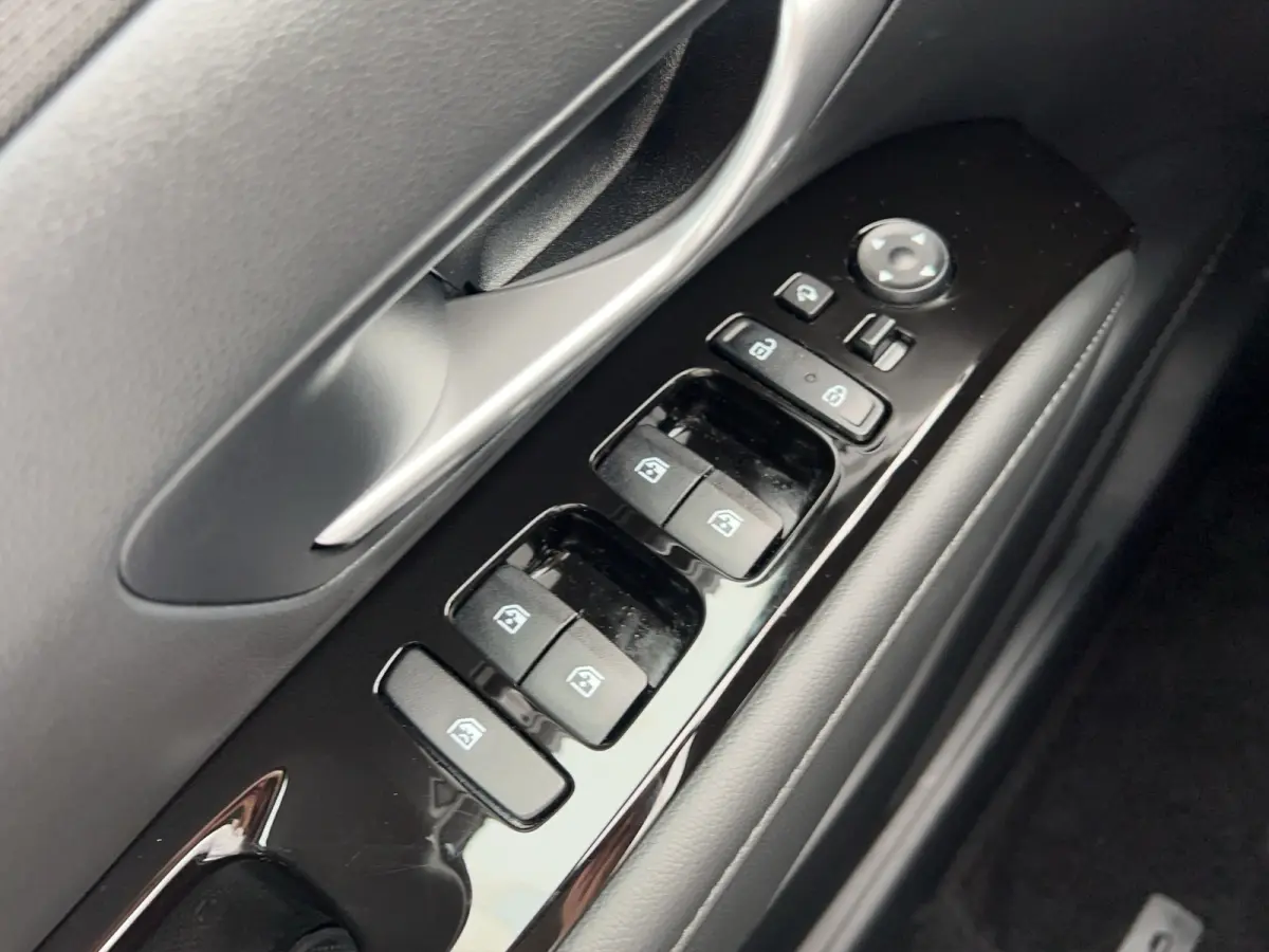 1.6 T-GDI HEV 230pk Comfort Smart | Camera | Climate controle | Elektrische achterklep | Premium Audio | Carplay | Adaptive cruise controle | Stoelverwarming | Stoelverwarming