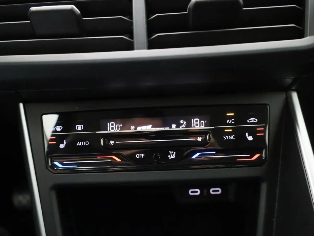 1.0 TSI Life Business VERWACHT !!!