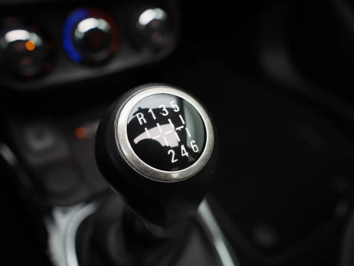 1.0 Turbo Rocks | Elektrisch Vouwdak | Stoelverwarming | Stuurverwarming | Parkeersensoren | Lederen Bekleding |