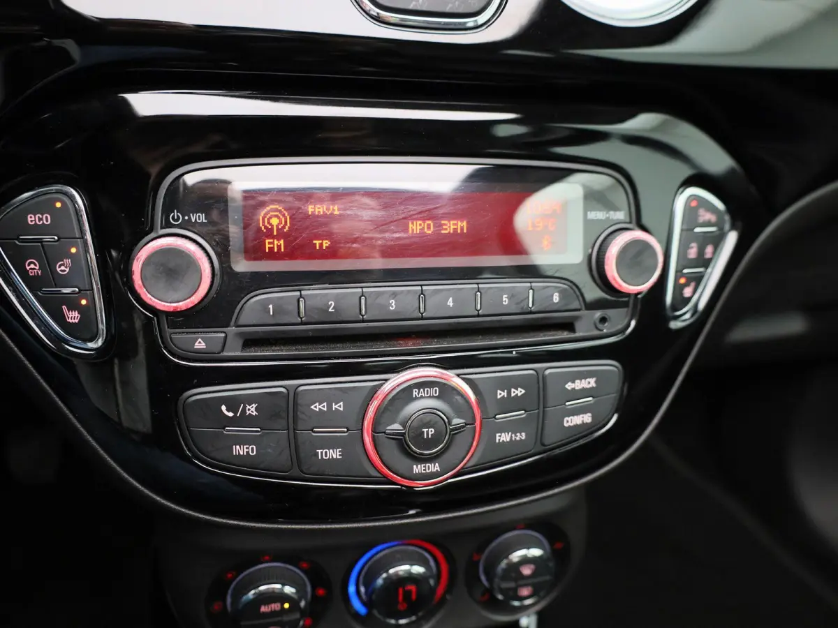 1.0 Turbo Rocks | Elektrisch Vouwdak | Stoelverwarming | Stuurverwarming | Parkeersensoren | Lederen Bekleding |