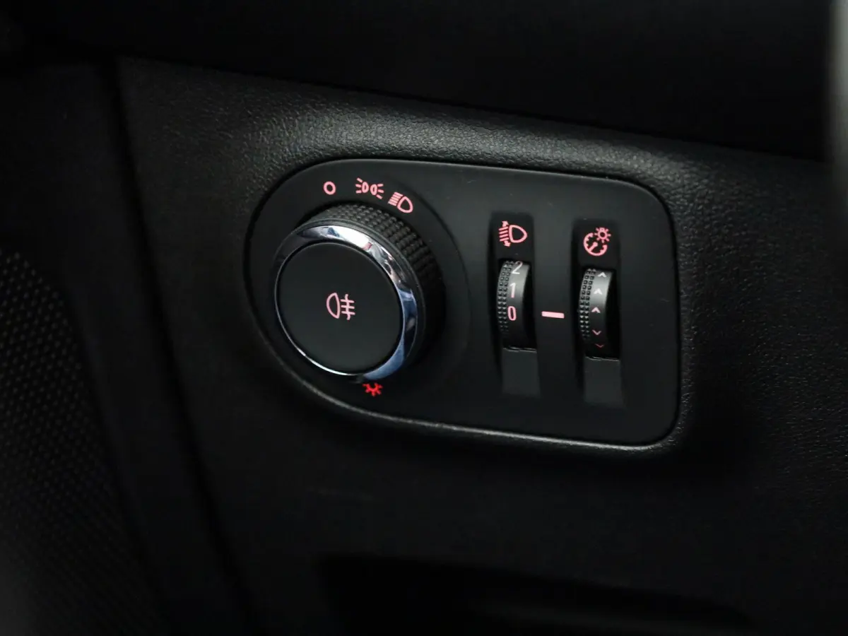 1.0 Turbo Rocks | Elektrisch Vouwdak | Stoelverwarming | Stuurverwarming | Parkeersensoren | Lederen Bekleding |