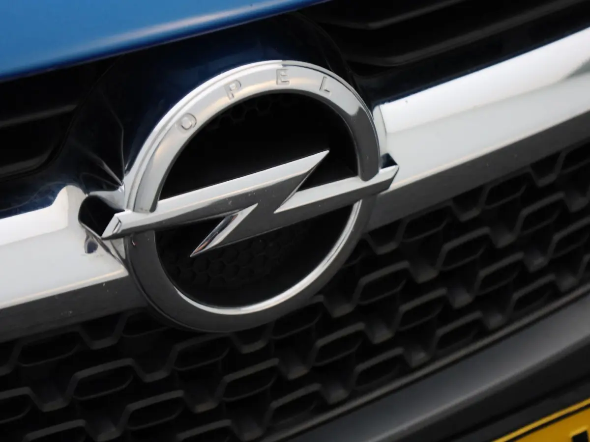1.0 Turbo Rocks | Elektrisch Vouwdak | Stoelverwarming | Stuurverwarming | Parkeersensoren | Lederen Bekleding |