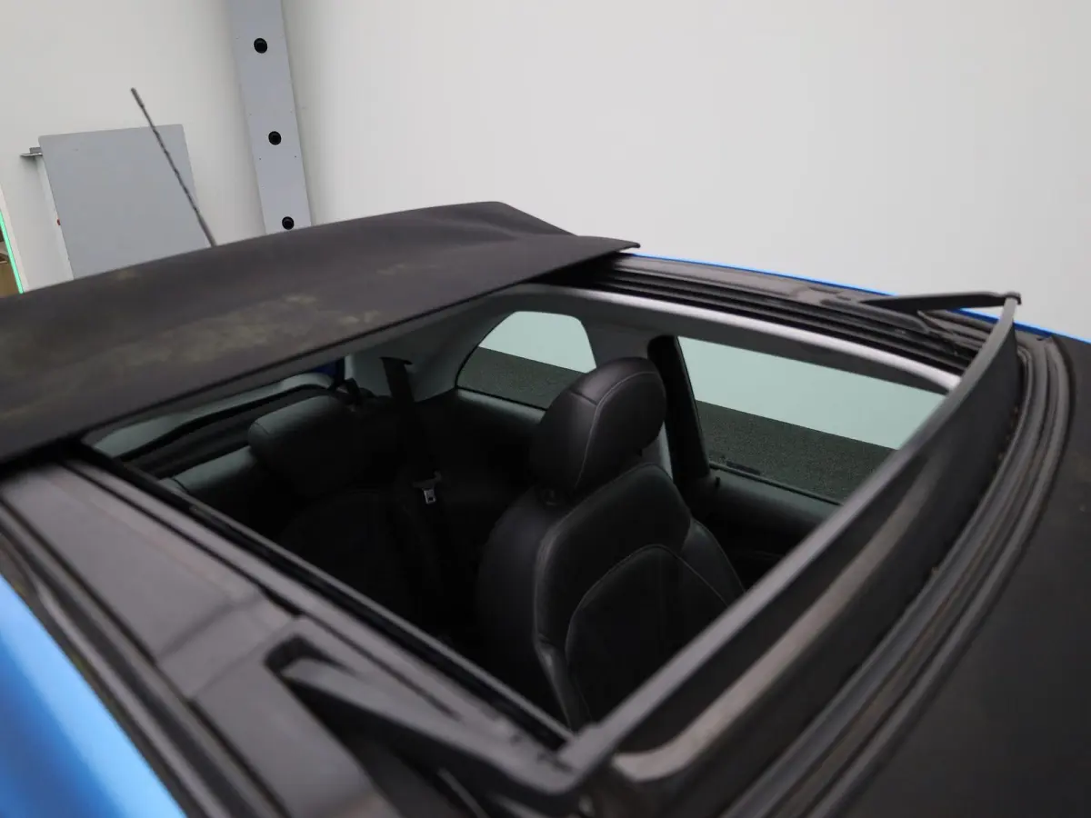 1.0 Turbo Rocks | Elektrisch Vouwdak | Stoelverwarming | Stuurverwarming | Parkeersensoren | Lederen Bekleding |