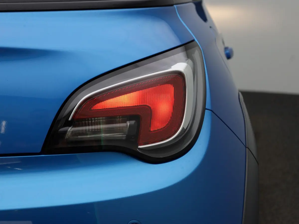 1.0 Turbo Rocks | Elektrisch Vouwdak | Stoelverwarming | Stuurverwarming | Parkeersensoren | Lederen Bekleding |