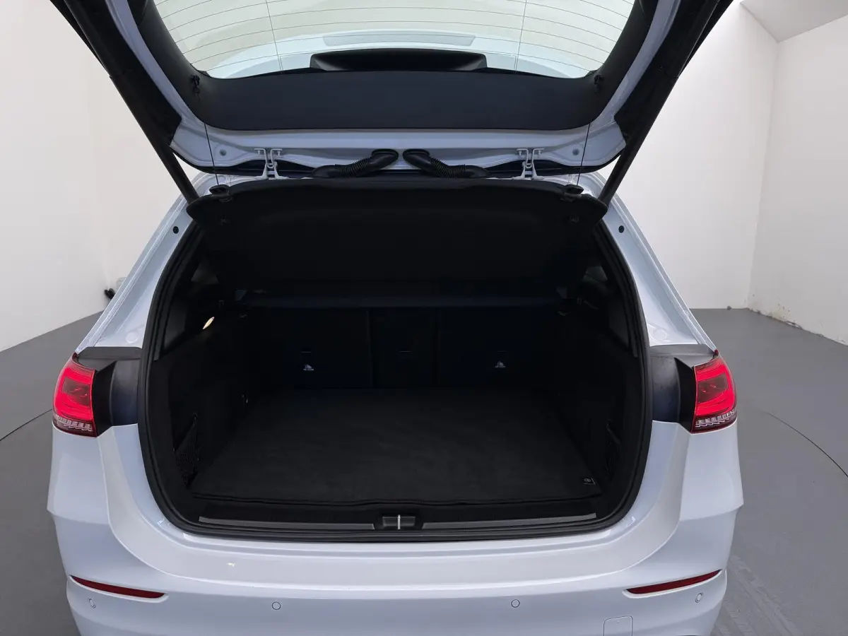 180 Business Solution AMG | Panoramadak | Navigatie | Apple CarPlay/Android Auto |
