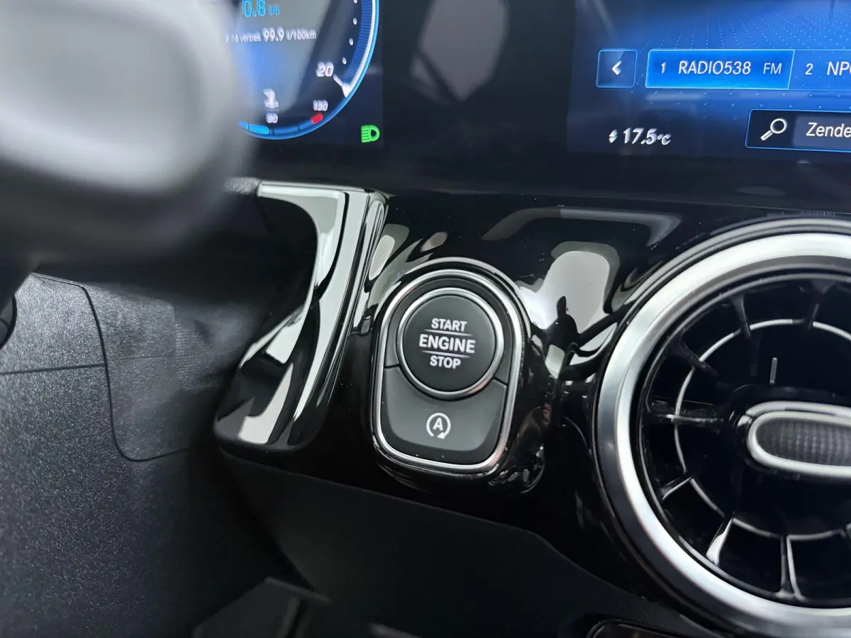 180 Business Solution AMG | Panoramadak | Navigatie | Apple CarPlay/Android Auto |