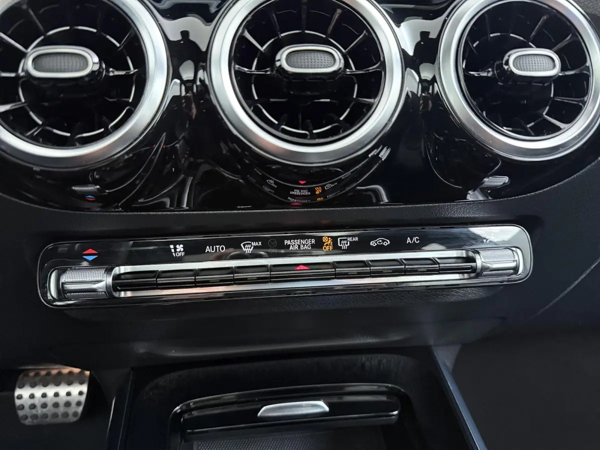 180 Business Solution AMG | Panoramadak | Navigatie | Apple CarPlay/Android Auto |