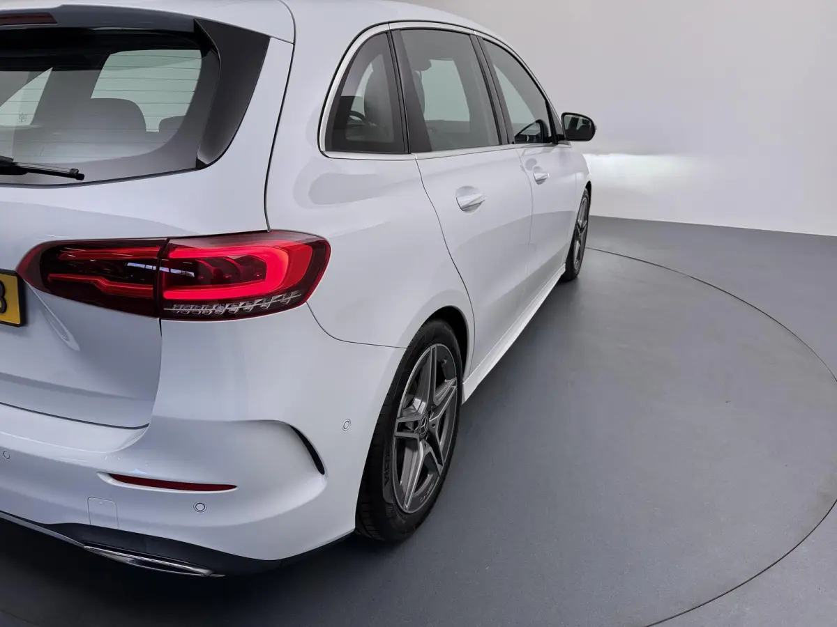 180 Business Solution AMG | Panoramadak | Navigatie | Apple CarPlay/Android Auto |