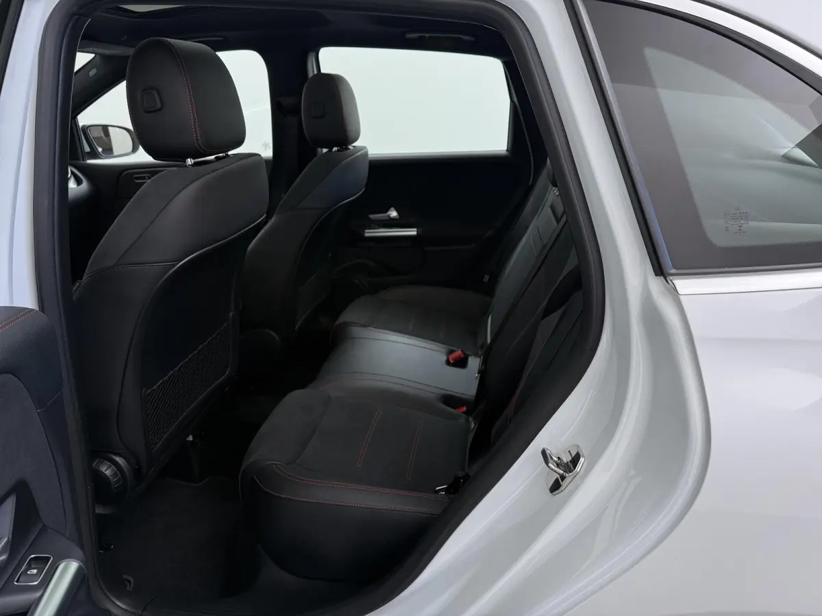 180 Business Solution AMG | Panoramadak | Navigatie | Apple CarPlay/Android Auto |