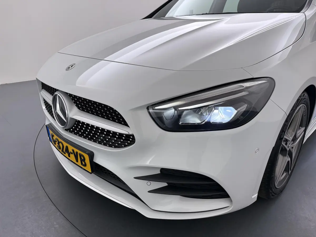 180 Business Solution AMG | Panoramadak | Navigatie | Apple CarPlay/Android Auto |