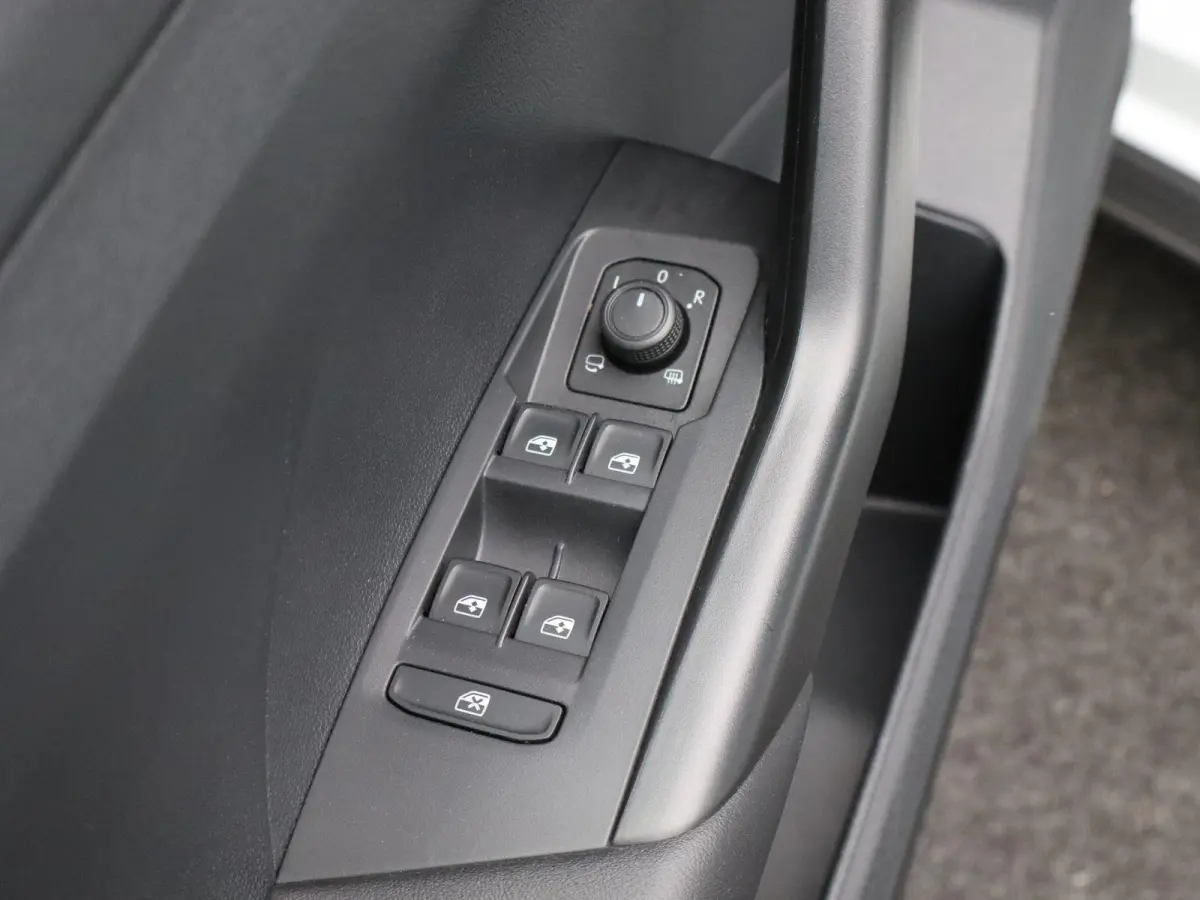 1.0 TSI Life | Automaat | Achteruitrijcamera | Adaptieve Cruise Control |
