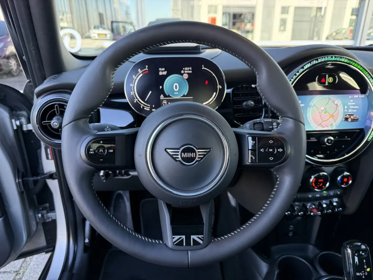 1.5 Cooper Yours Pano/Leder/Camera