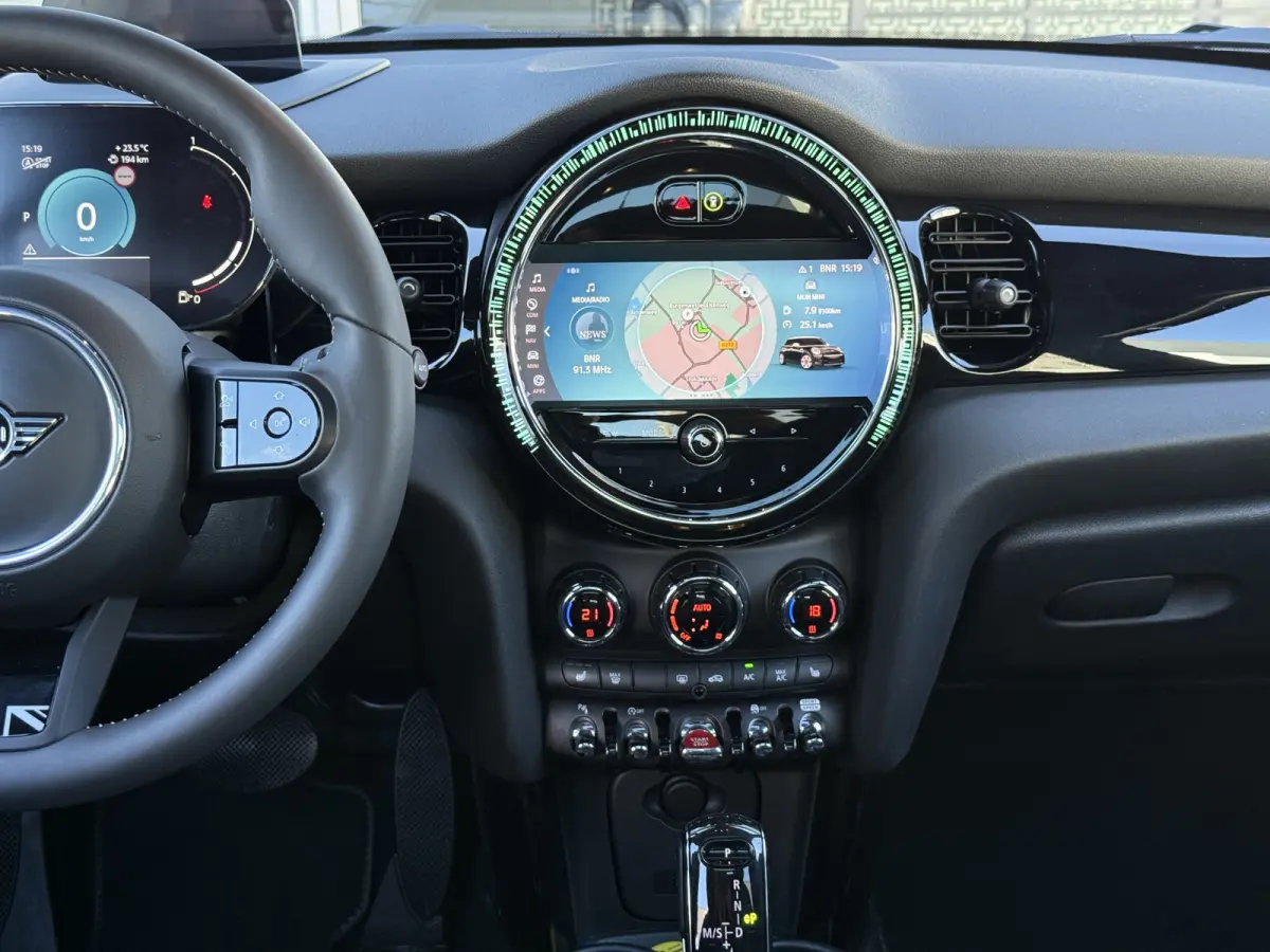 1.5 Cooper Yours Pano/Leder/Camera