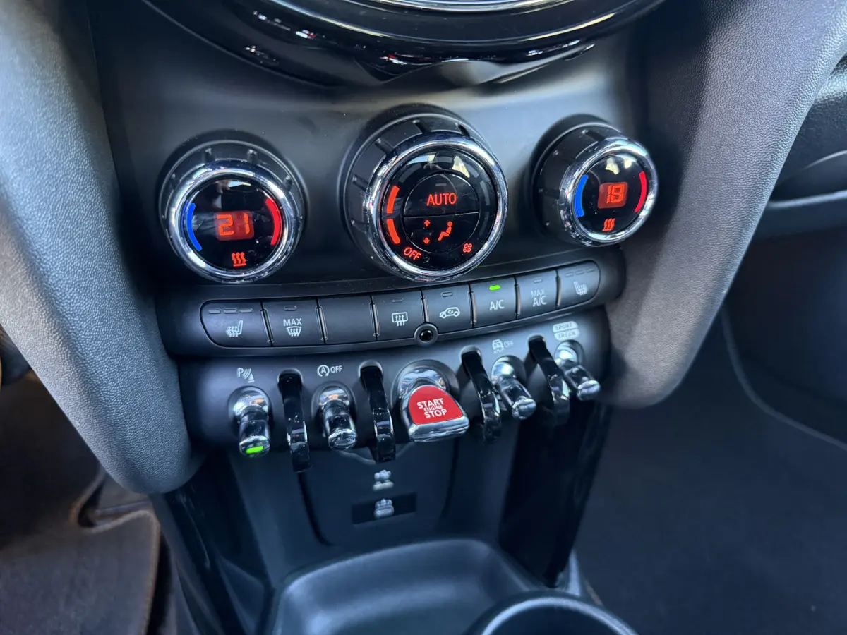 1.5 Cooper Yours Pano/Leder/Camera