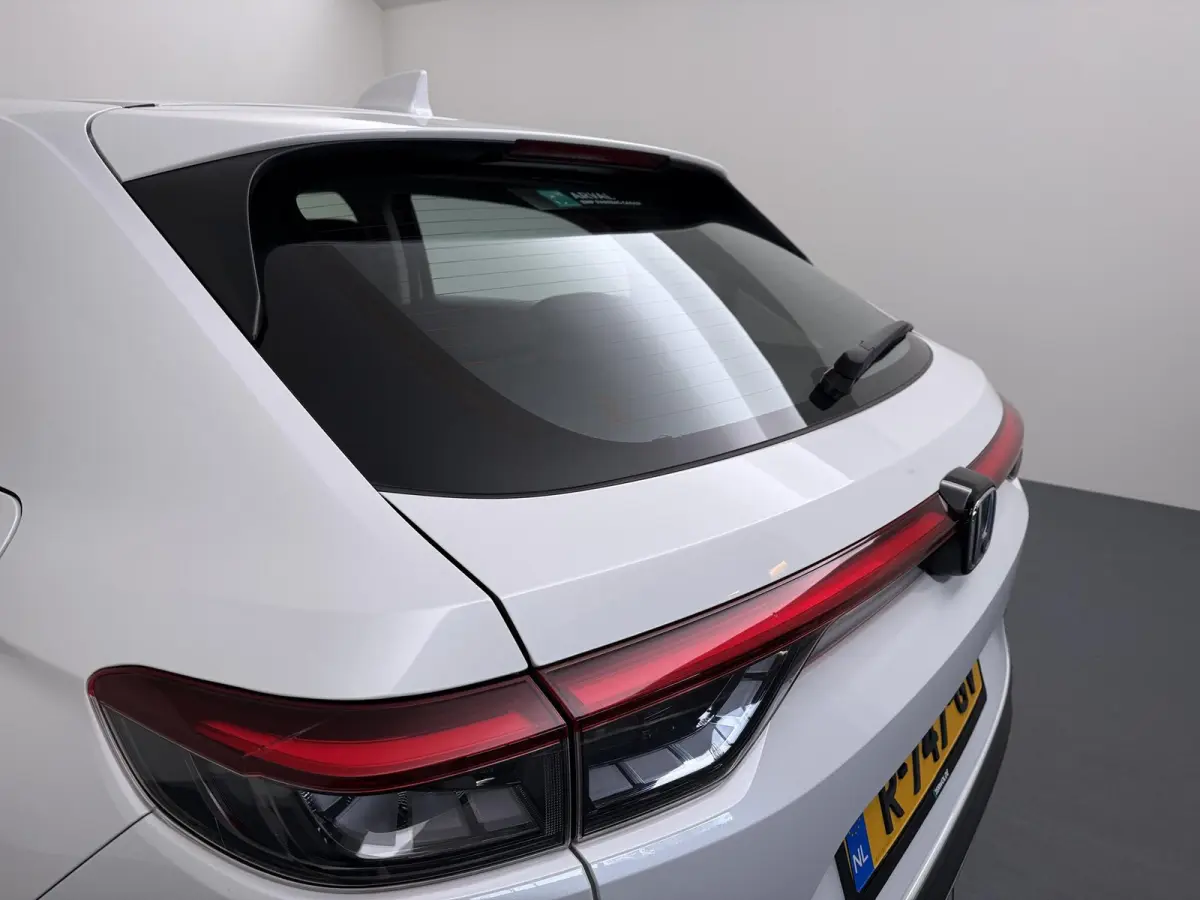 1.5 e:HEV Elegance | Adaptieve Cruise | Camera | Stoelverwarming | Navi |