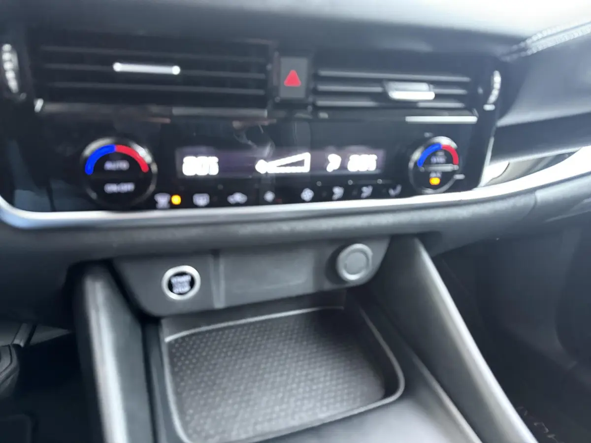 1.3 MHEV Xtronic N-Connecta | AUTOMAAT | Panoramadak | 360 Camera | Navigatie |