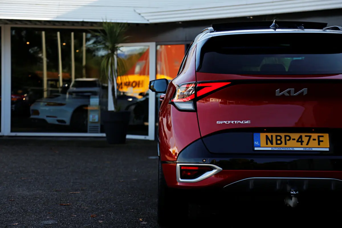 1.6 T-GDi 4WD Plug-in Hybrid AWD GT-Line Premium*Perfect Kia Onderh.*Fabrieksgarantie*Pano/Afneemb. Trekhaak/H&K/ACC met stuurhulp/Leder/Stoelverw.V+A/Stuurverw./Stoelkoeling/360Camera/Dodeh