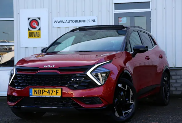 1.6 T-GDi 4WD Plug-in Hybrid AWD GT-Line Premium*Perfect Kia Onderh.*Fabrieksgarantie*Pano/Afneemb. Trekhaak/H&K/ACC met stuurhulp/Leder/Stoelverw.V+A/Stuurverw./Stoelkoeling/360Camera/Dodeh