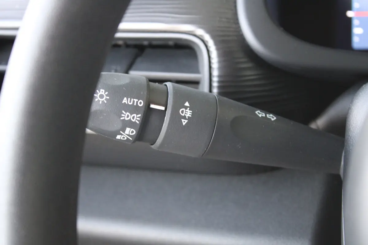Longitude 54 kWh | SOH 95% | Keyless entry | Navigatie | Voorruitverwarming | Stoelverwarming |