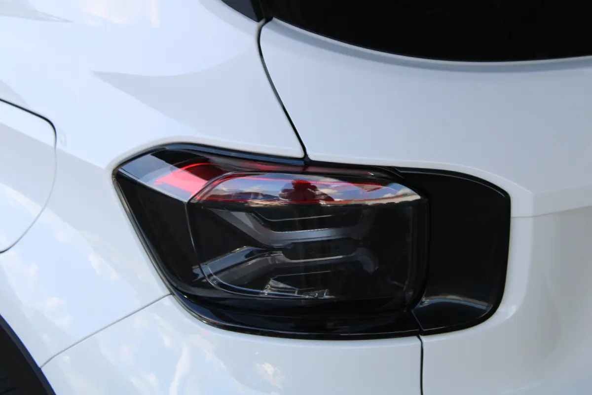 Longitude 54 kWh | SOH 95% | Keyless entry | Navigatie | Voorruitverwarming | Stoelverwarming |