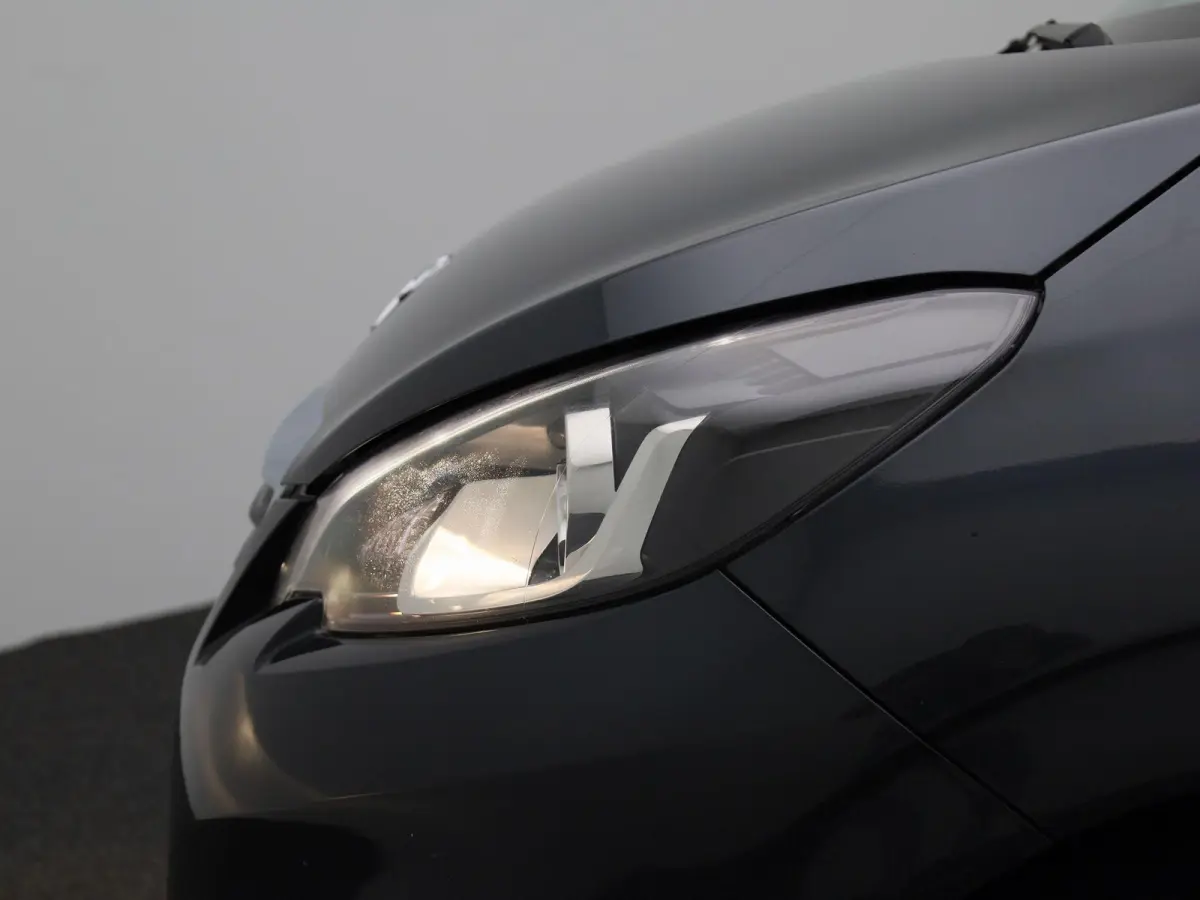 1.0 e-VTi Active | Airco | LED |