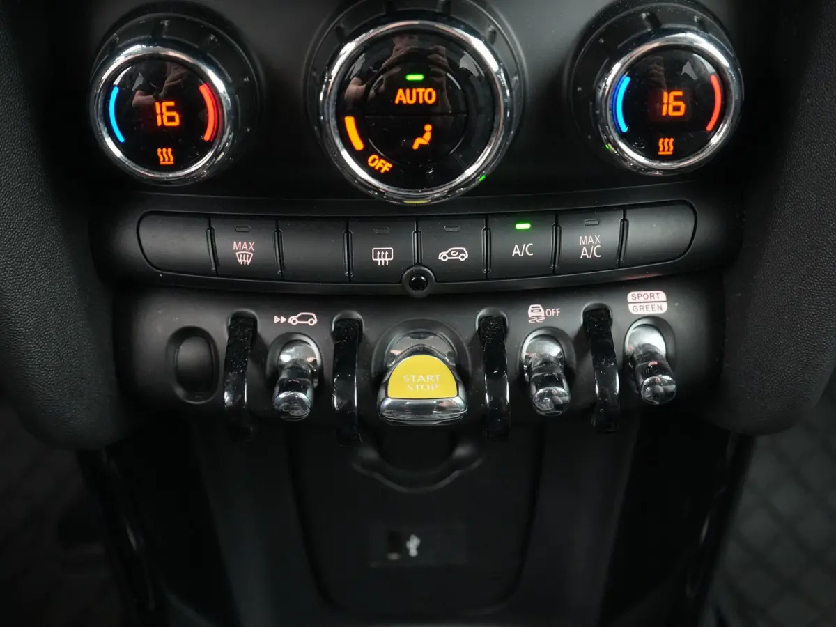 MINI Electric Collection 33 kWh | WLTP 234 KM | Automaat | Apple Carplay/Android Auto | Connected Services | 12 Maanden Garantie |